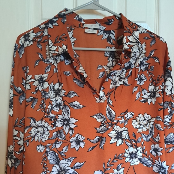 Top - Picture 2 of 2